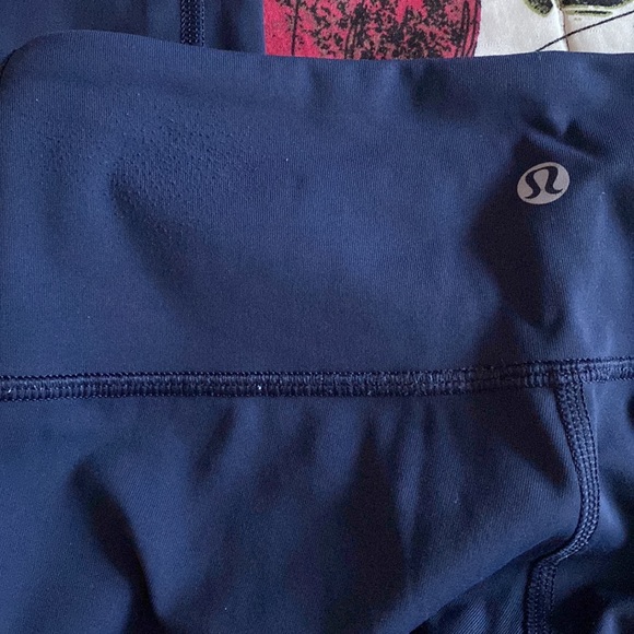 Lululemon Wunder Under Crop - Picture 8 of 8